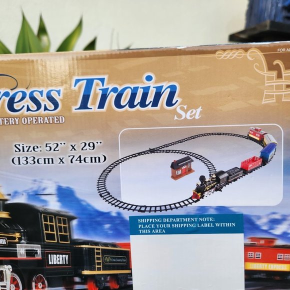 NEW Christmas Train Set 6 Car Locomotive Electronic Train Set Battery Operated - Picture 11 of 13